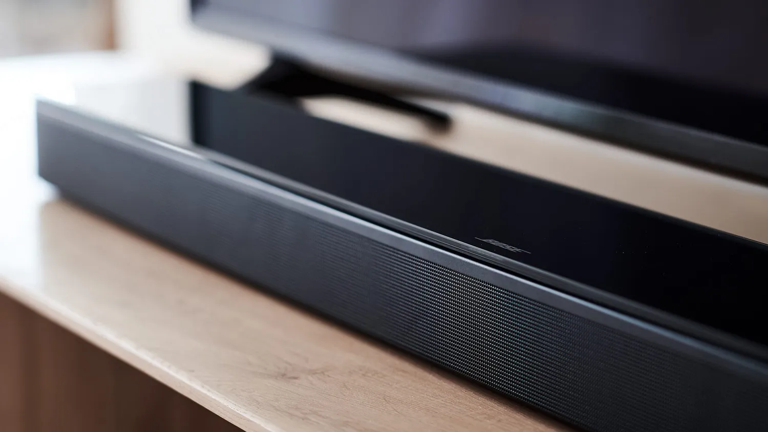 Bose מקרן קול אלחוטי לבן/שחור מבית BOSE דגם Bose Soundbar 700 — תמונה 8